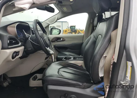 2020 Chrysler Voyager Lxi из США, поврежденный, VIN 2C4RC1DG4LR182355